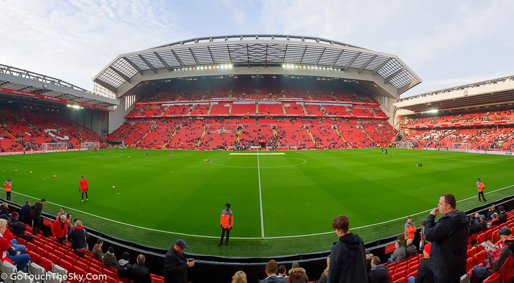 ทัศนียภาพกว้างขวาง of the field