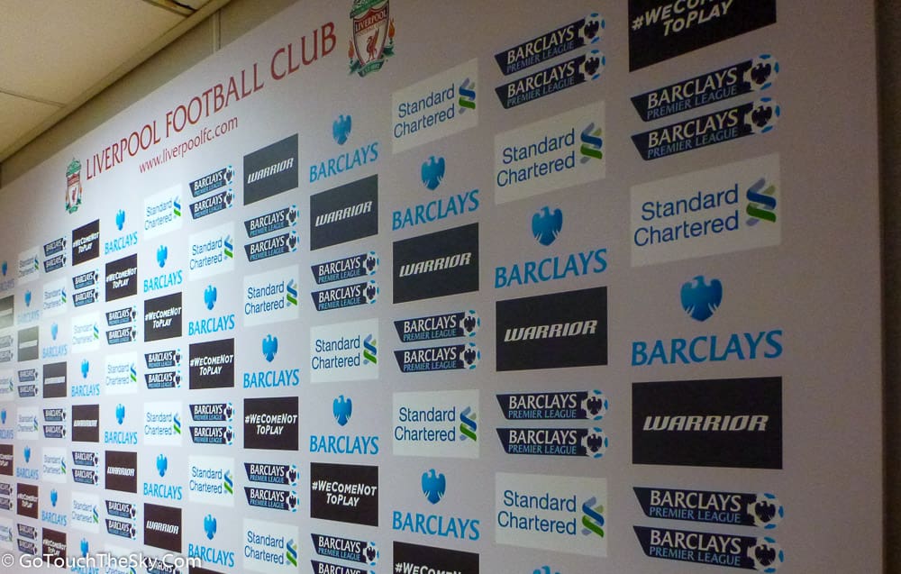 ทางเดินภายในอัฒจันทร์ Main Stand