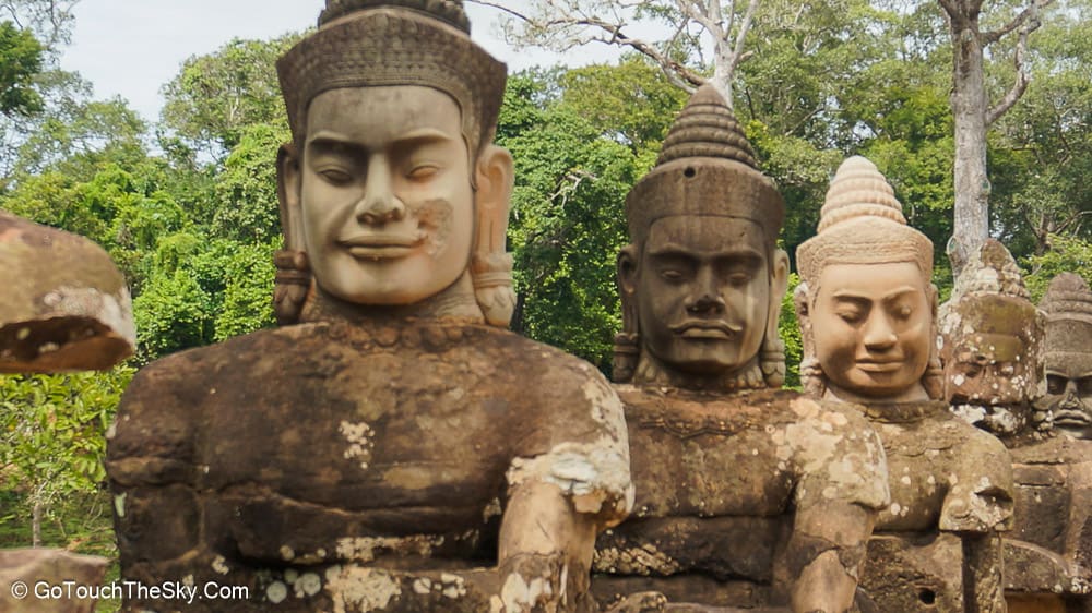 ประตูเมืองด้านทิศใต้นครธม