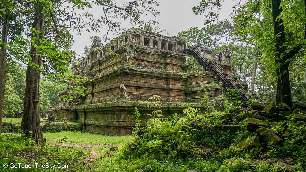 ปราสาทพิมานอากาศแบบปิรามิด