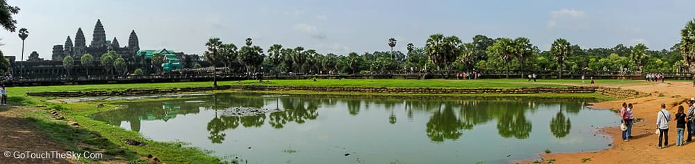 สระน้ำสะท้อนเงาปราสาทนครวัด
