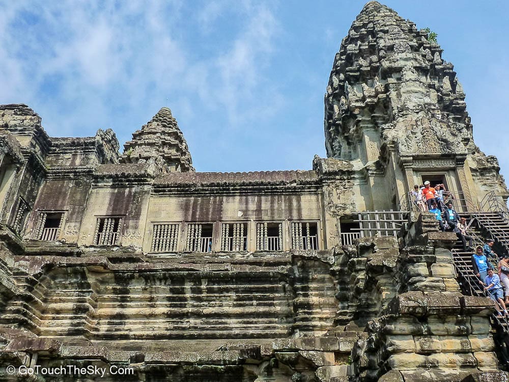 บันไดสูงชันปรางค์ประธาน