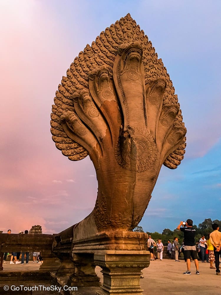 ทางเดินรอบปราสาทนครวัด