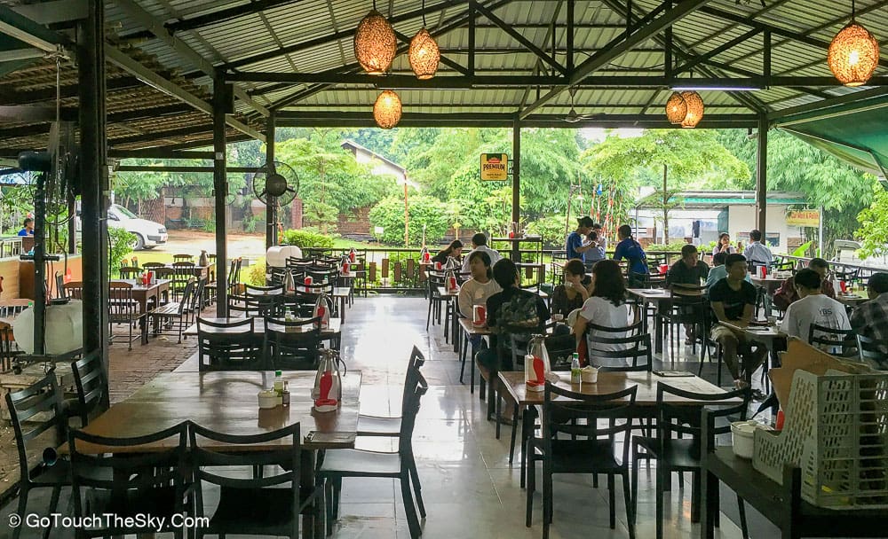 ร้านอาหารเช้าริมทางหลวงพม่า
