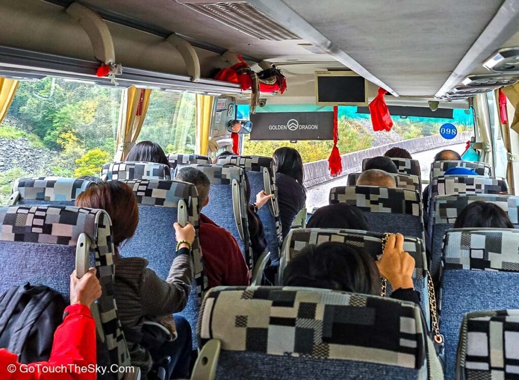 วิวหุบเขามองจากรถบัสอุทยาน