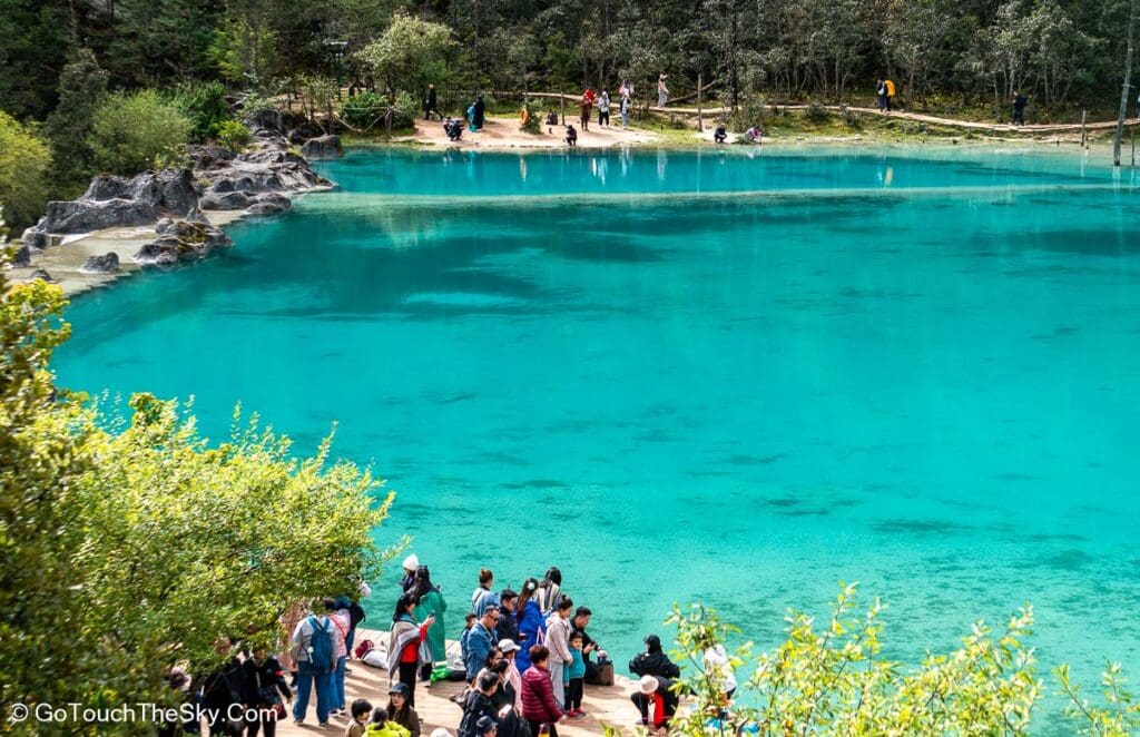 บรรยากาศจุดถ่ายภาพริมทะเลสาบหลานเยว่