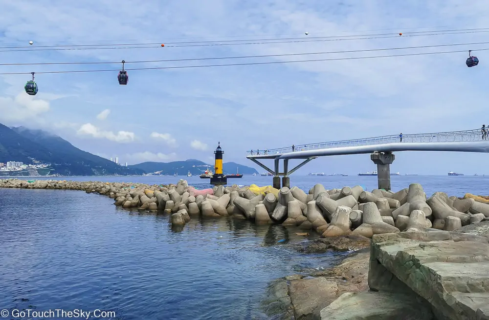สะพานรูปมังกรเหนือทะเลชองโด