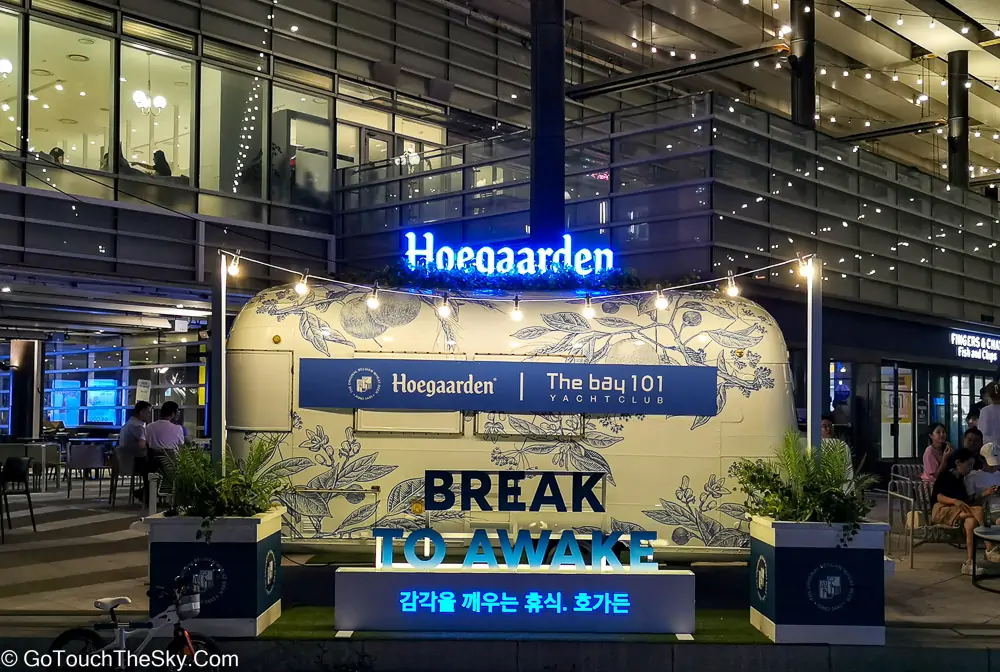 บรรยากาศเดอะเบย์ 101 ยามค่ำ