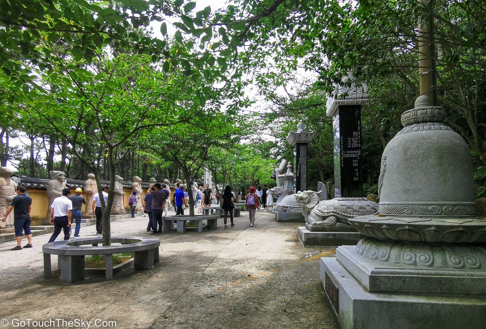 รูปปั้น 12 ราศีนักษัตรวัดแฮดง