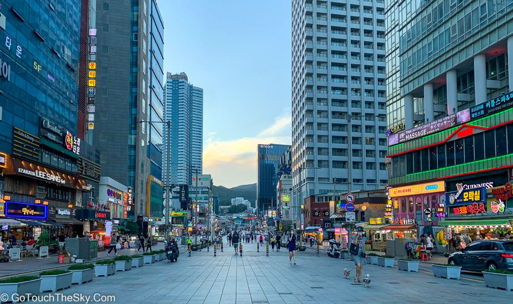 ถนนคนเดินย่านแฮอุนแด