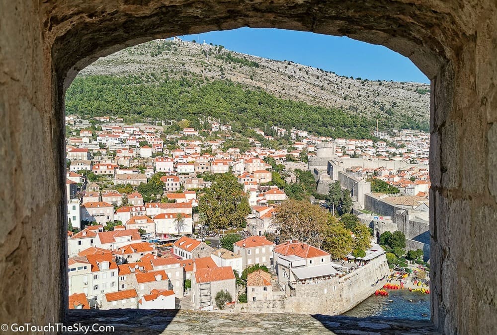 ลานภายในป้อม Lovrijenac
