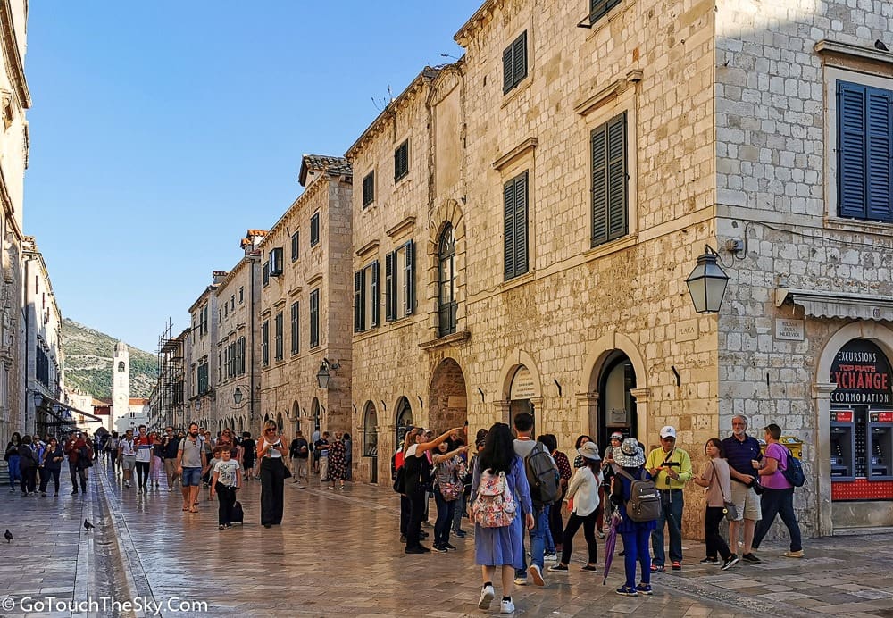ถนน Stradun สายหลักเมืองเก่า