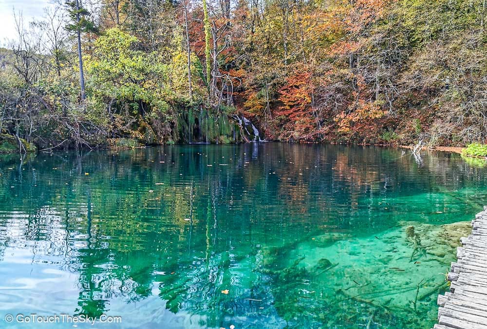 วิวทะเลสาบสีมรกต Upper Lakes