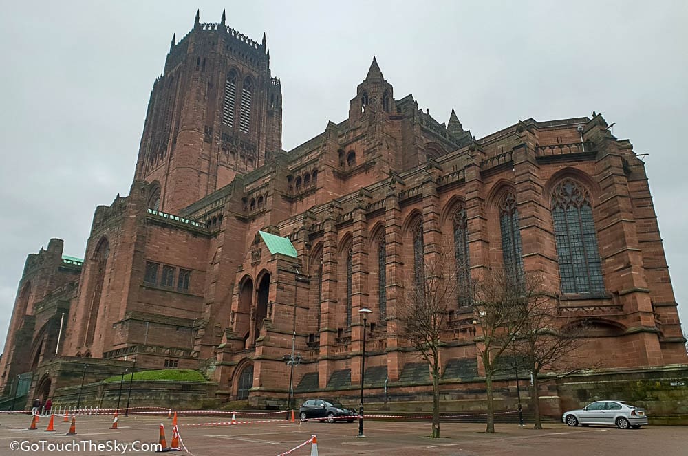 ทางเข้า Liverpool Cathedral