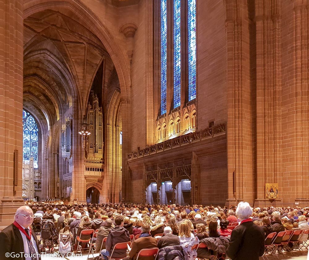 ภายในหรือรอบ Liverpool Cathedral