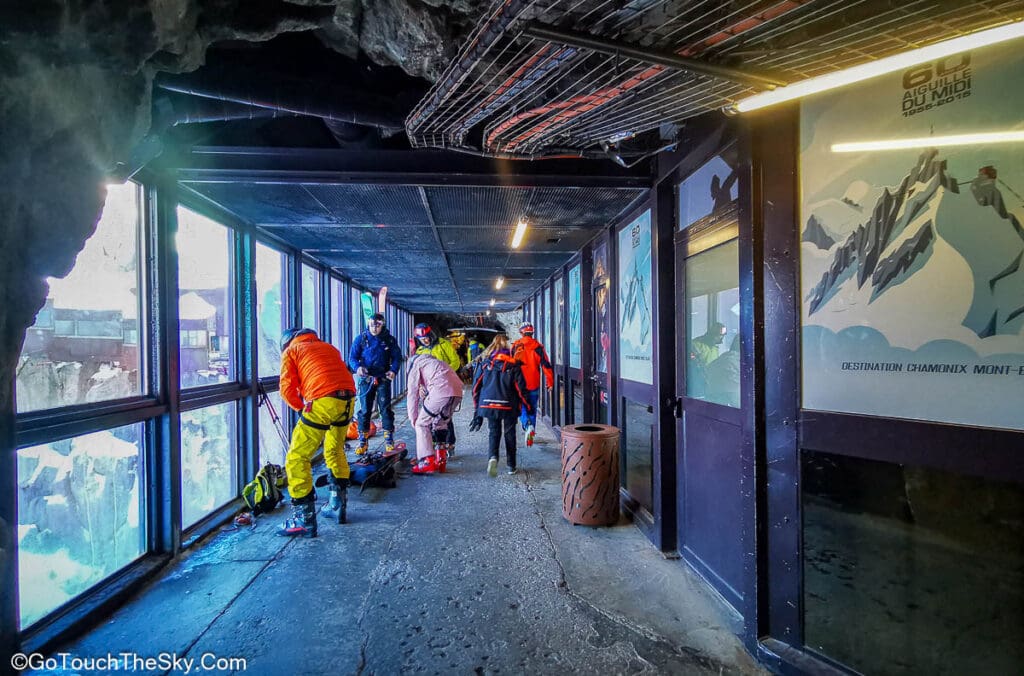 โถงอาคารส่วนล่างยอดเขา Aiguille du Midi