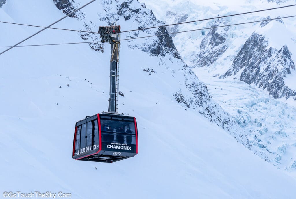เคเบิลคาร์ช่วงที่สองสู่ Aiguille du Midi
