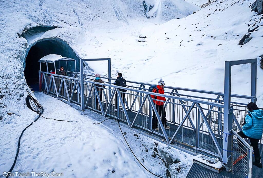 บรรยากาศภายในถ้ำน้ำแข็ง Grotte de Glace