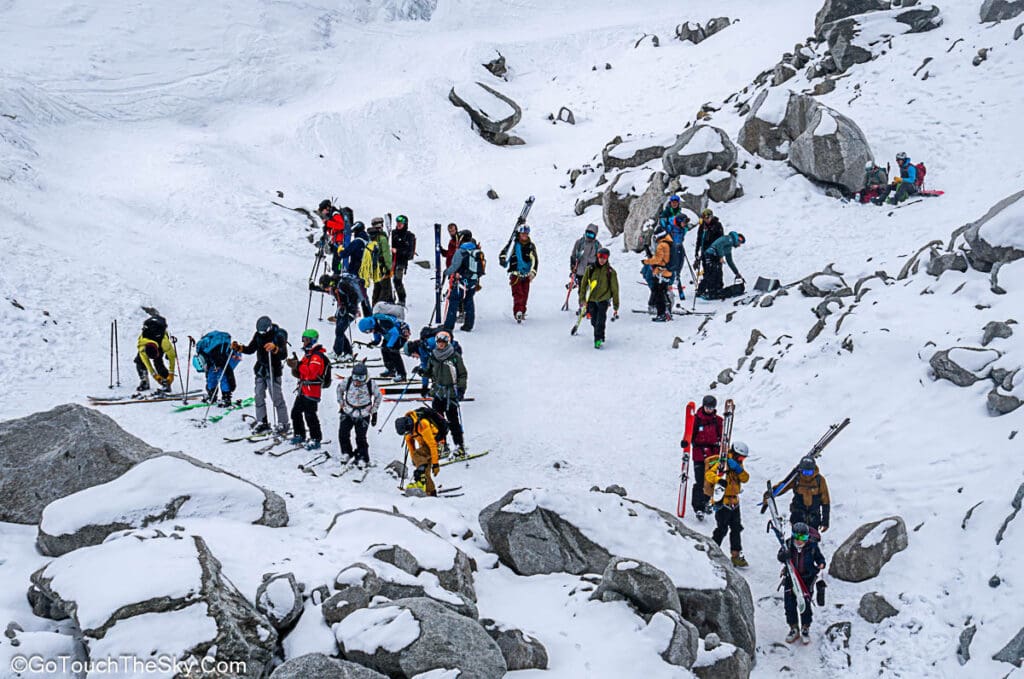 นักสกีข้ามพรมแดนมาลงที่ Mer de Glace