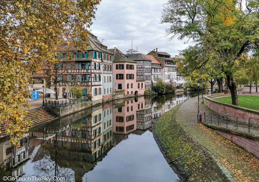 บ้านเรือนสไตล์เทพนิยายย่าน Petite France