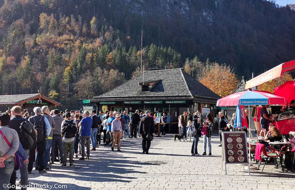 คิวซื้อตั๋วเรือทะเลสาบ Konigssee