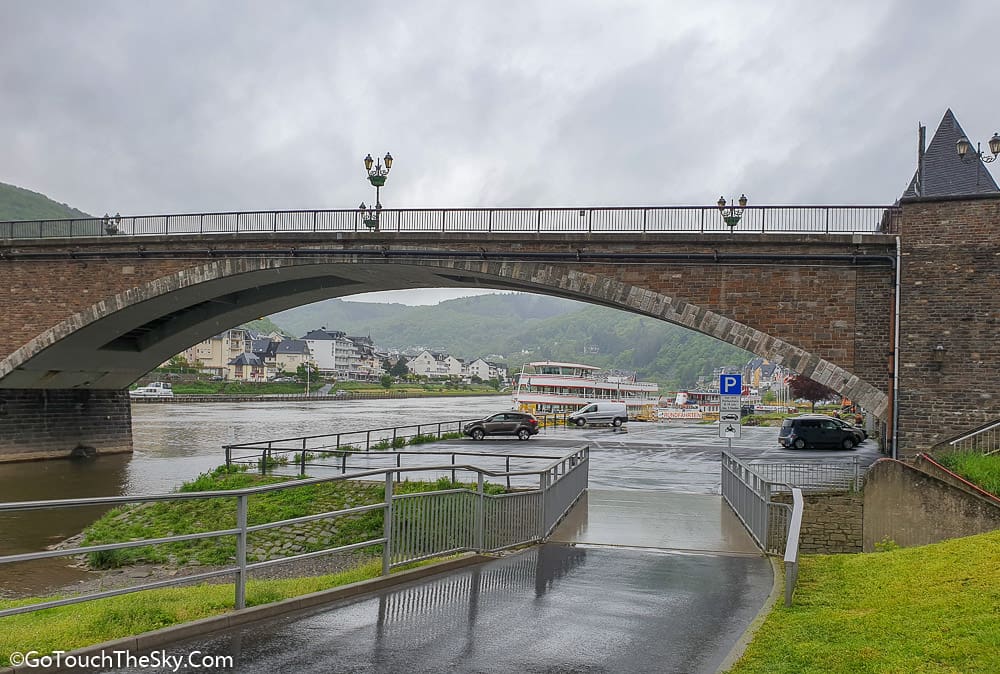 วิวเมือง Cochem และปราสาท Reichsburg