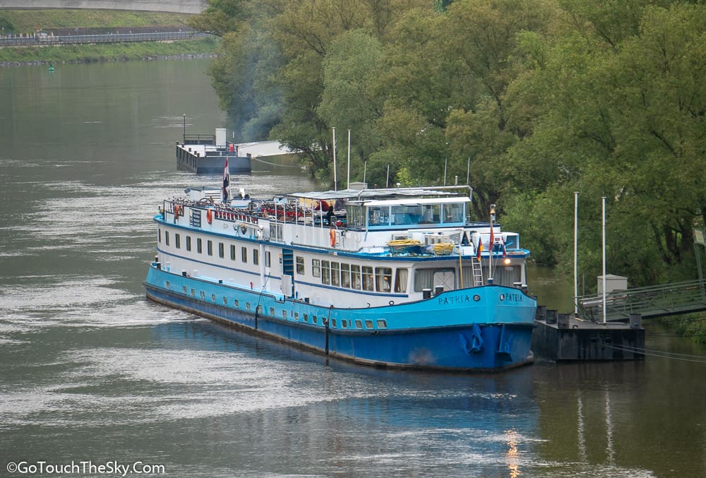 เรือจอดริมท่าแม่น้ำโมเซล