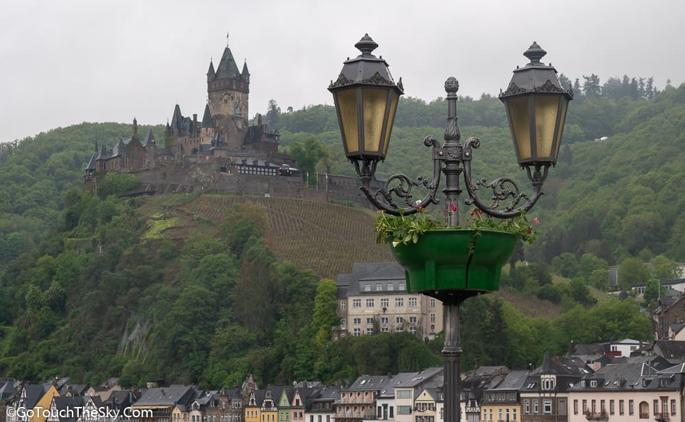 วิวปราสาท Reichsburg จากสะพาน