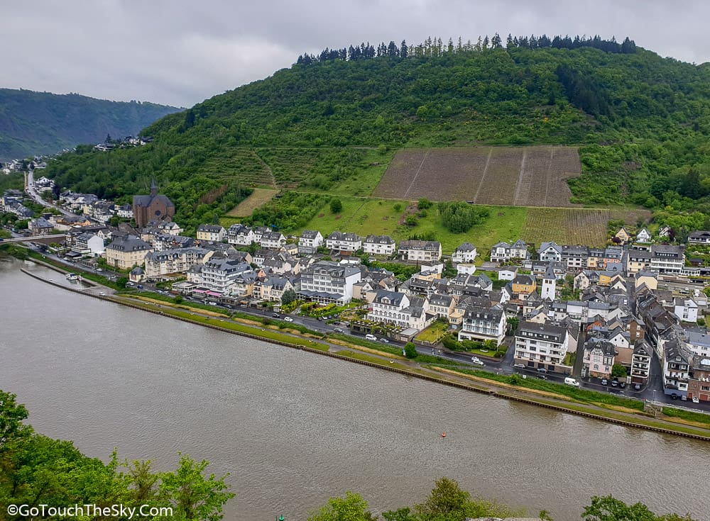 วิวเมือง Cochem มุมกว้างจากปราสาท