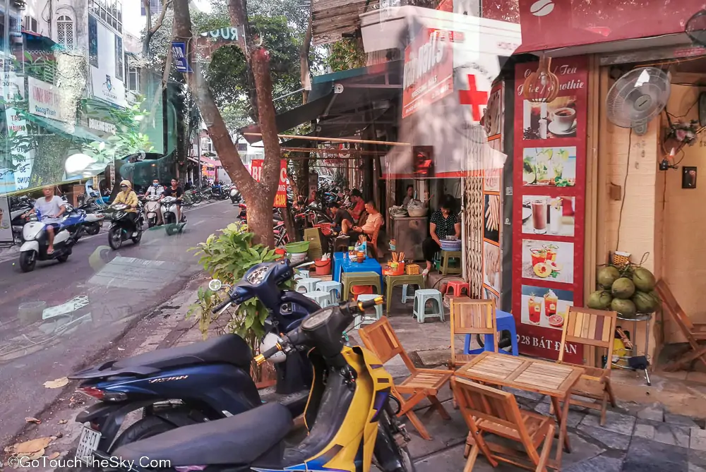 รถรับส่งลูกทัวร์ฮาลองเบย์