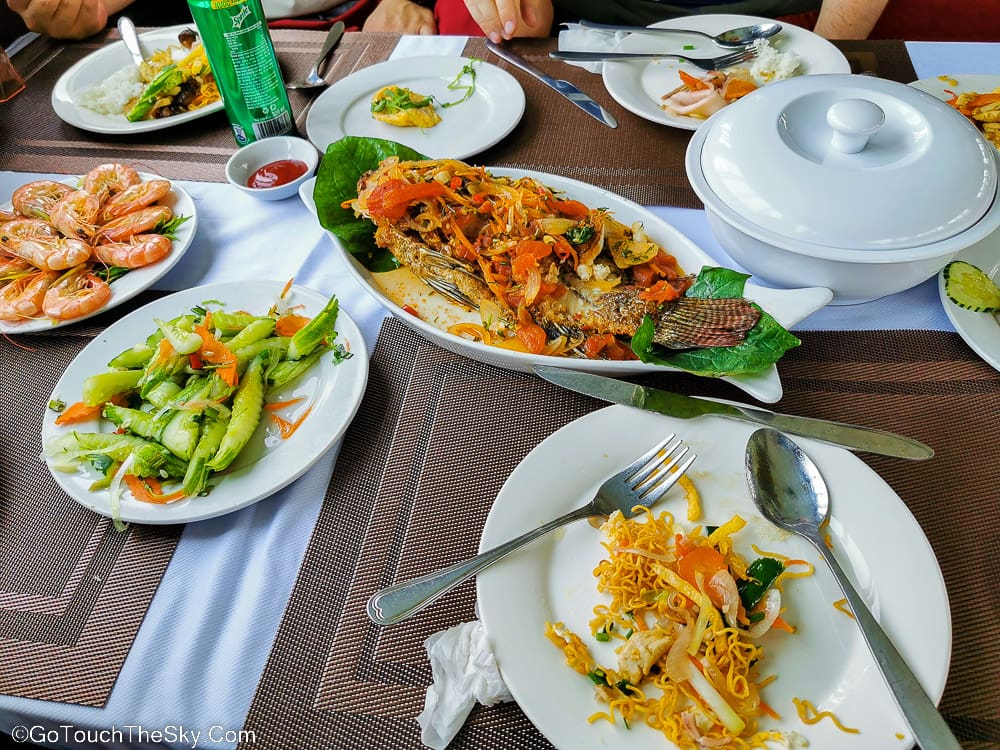 เมนูอาหารทะเลบนเรือ