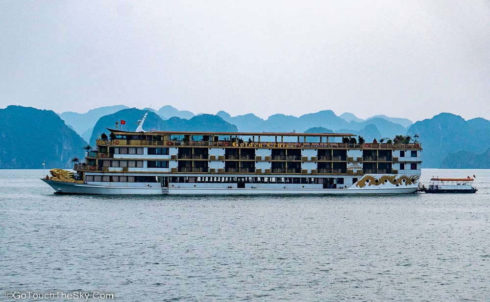 อาคารผู้โดยสาร Tuan Chau Port