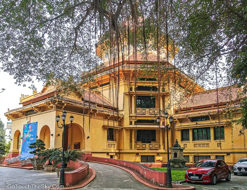รายละเอียดพิพิธภัณฑ์ประวัติศาสตร์เวียดนาม