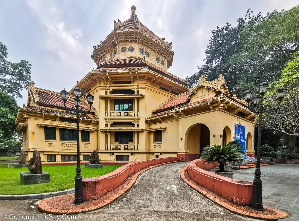 อาคารพิพิธภัณฑ์ประวัติศาสตร์เวียดนาม