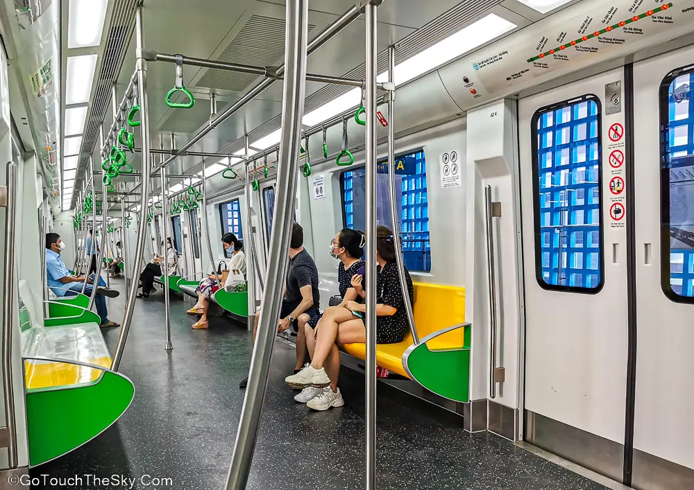 ที่นั่งผู้โดยสารรถไฟฟ้า
