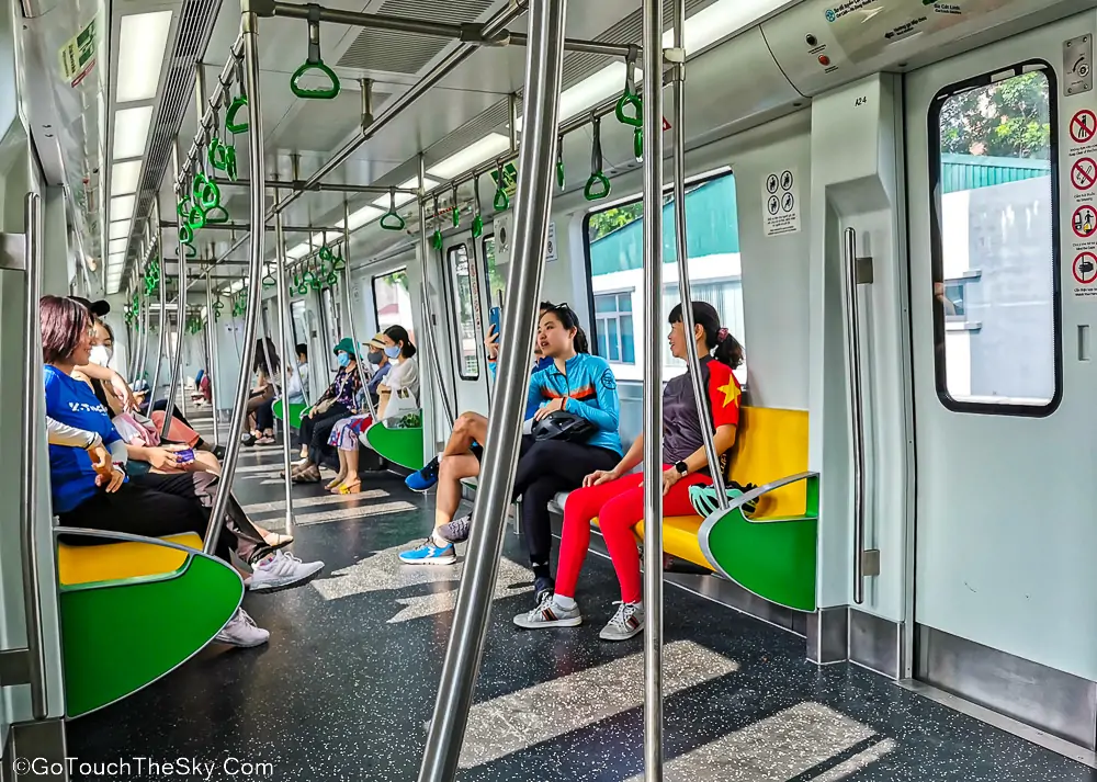 วิวจากหน้าต่างรถไฟฟ้า