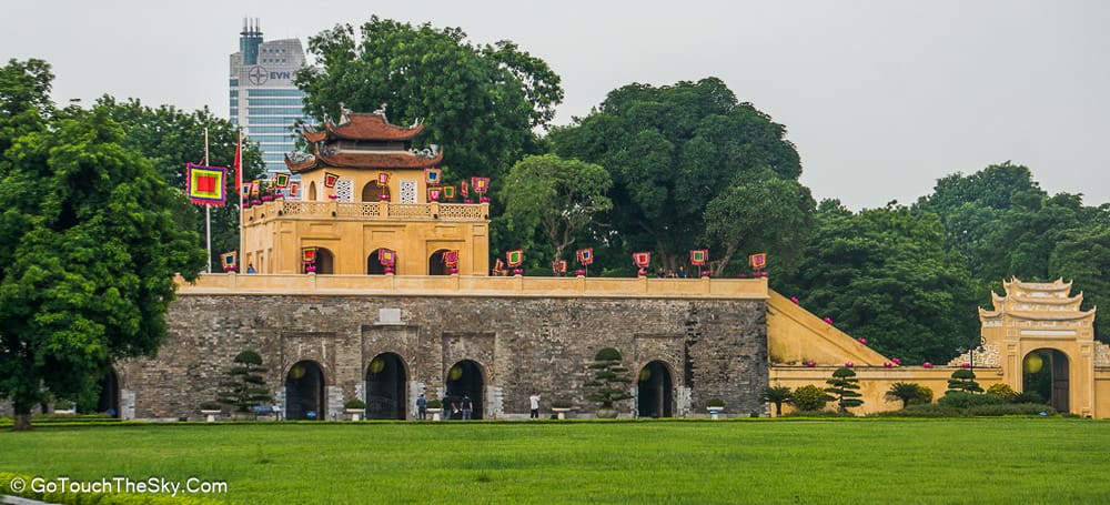 ป้อมประตูเมืองเก่า Doan Mon Gate