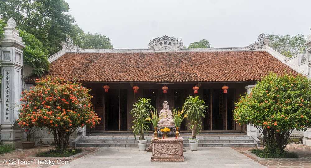 บรรยากาศวัดเล็กๆ ใกล้เคียง