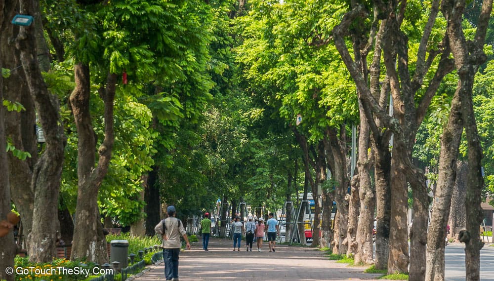 สวนสาธารณะรอบทะเลสาบฮวานเกี๊ยม