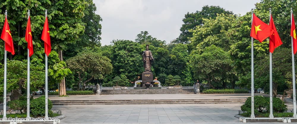 อนุสาวรีย์จักรพรรดิ์ลี้ไถ่โต