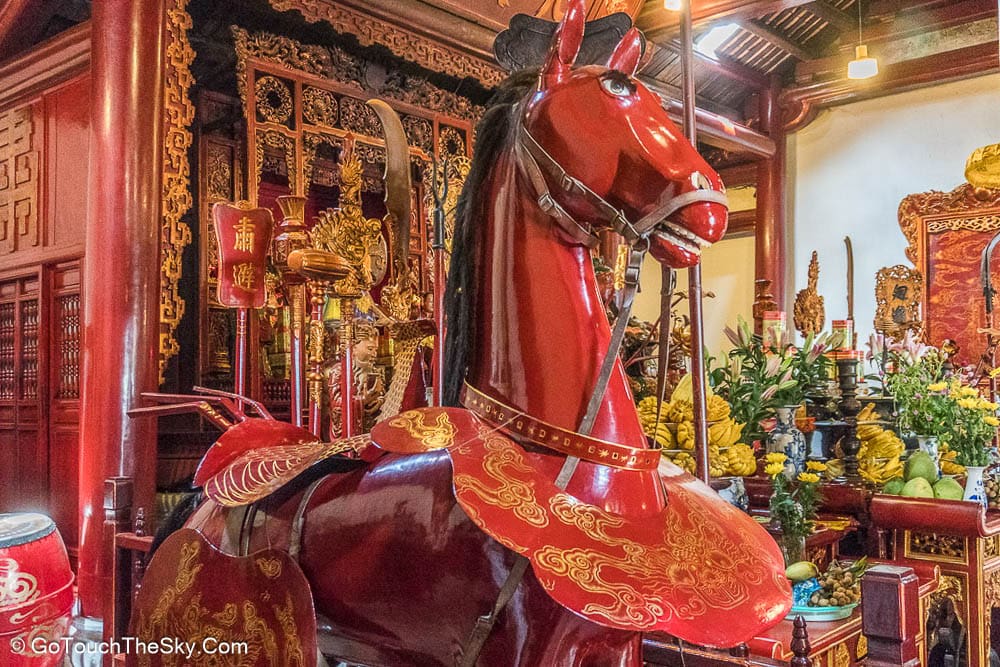 ศาลาภายในวัด Ngoc Son
