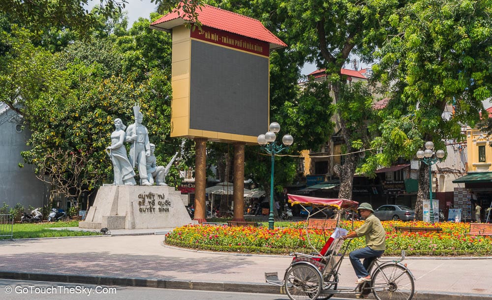 อนุสาวรีย์แห่งการปฏิวัติ Martyrs's Monument