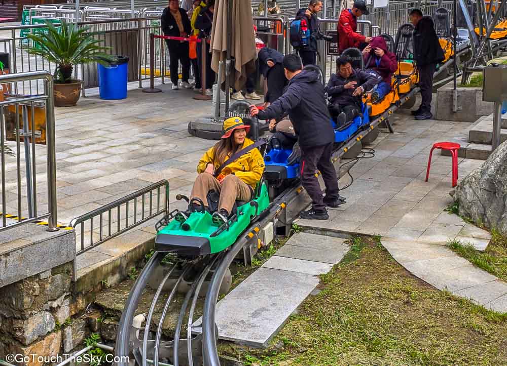 วิวหุบเขามองจากรถไฟเล็ก