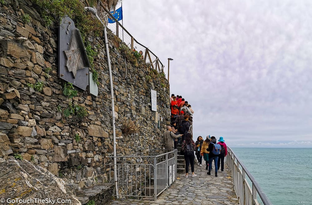 บันไดสู่จุดชมวิวมุมสูง Manarola