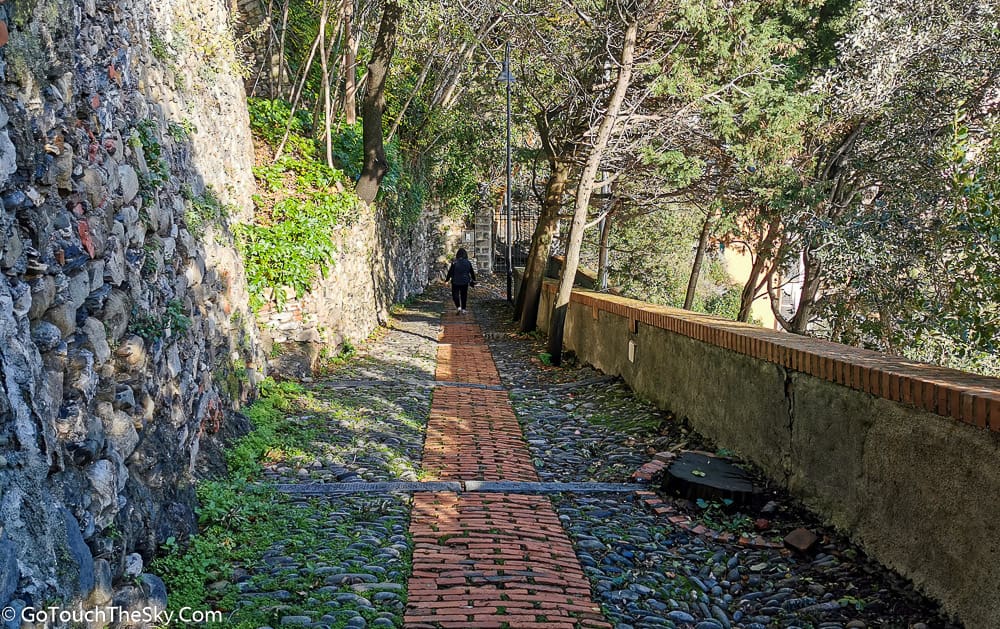 จัตุรัส Piazza Garibaldi Monterosso