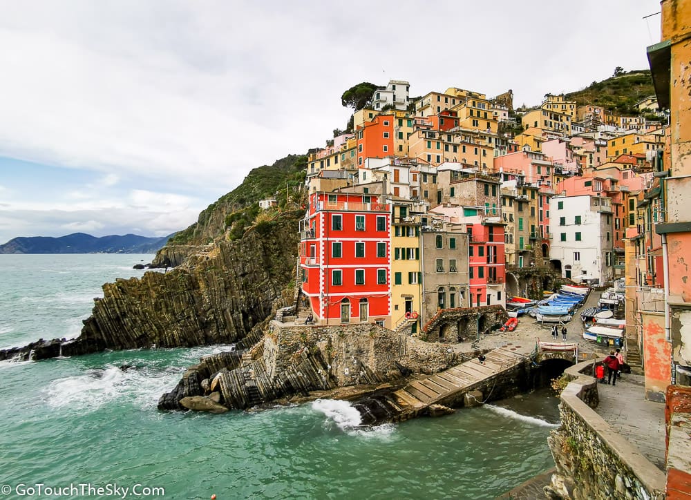หมู่บ้าน Riomaggiore สีสันสดใส