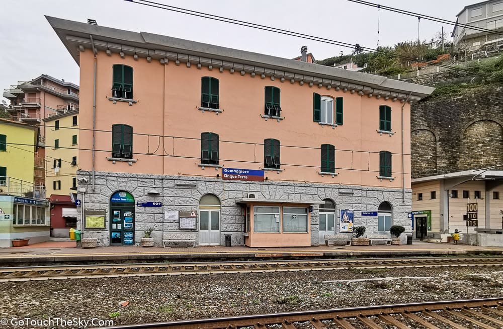 บ้านเรือนบนโขดหิน Riomaggiore