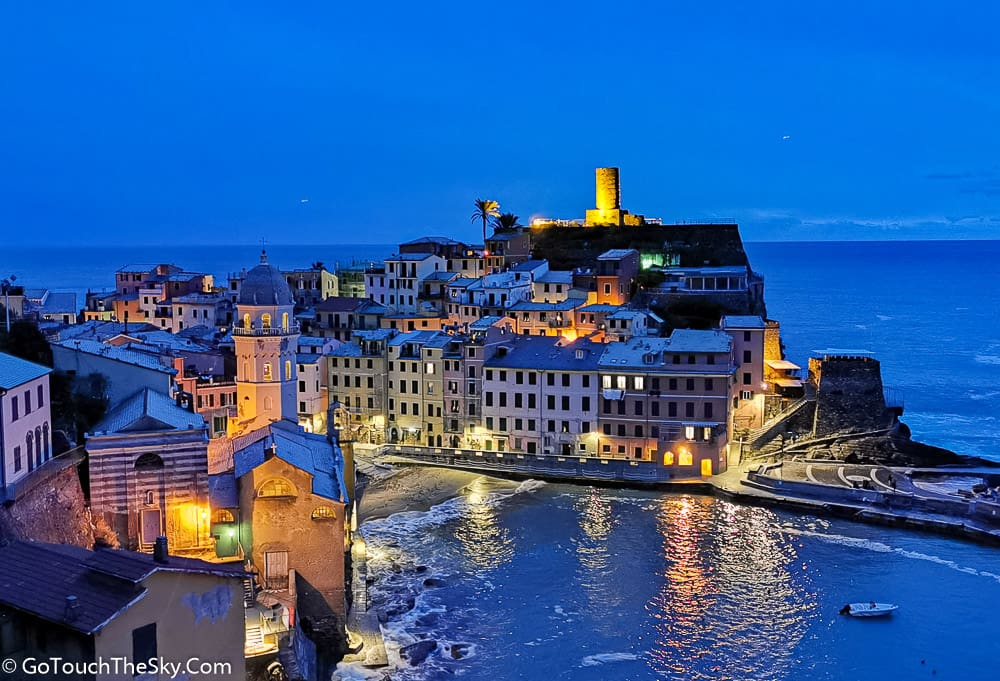 วิวหมู่บ้านยามเย็น Vernazza
