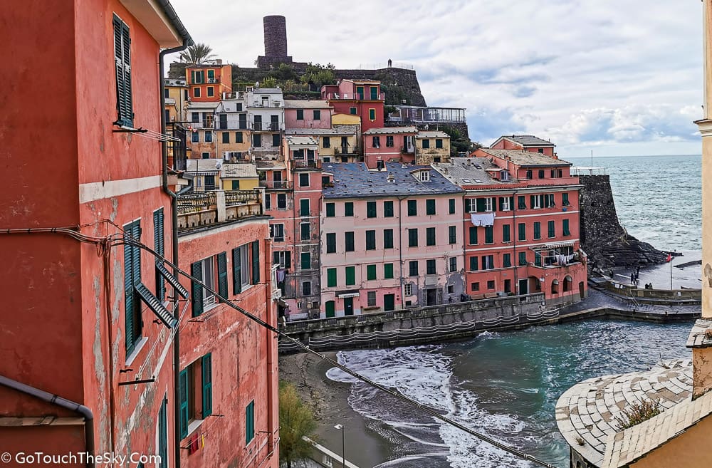 บ้านเรือนหลากสีลดหลั่น Vernazza