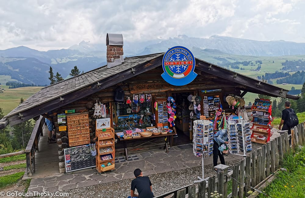 วิวยอดเขาและทุ่งหญ้า Alpe di Siusi